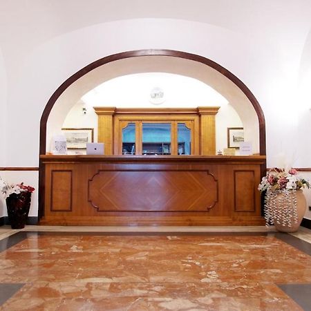 Hotel Cesare 14 Neapel Exterior foto