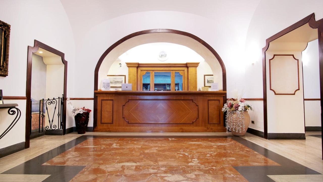 Hotel Cesare 14 Neapel Exterior foto